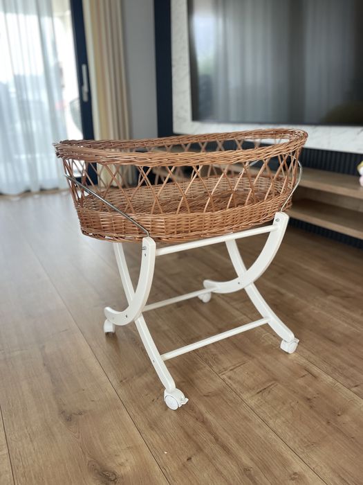 Patut portabil de bebe tip rafie