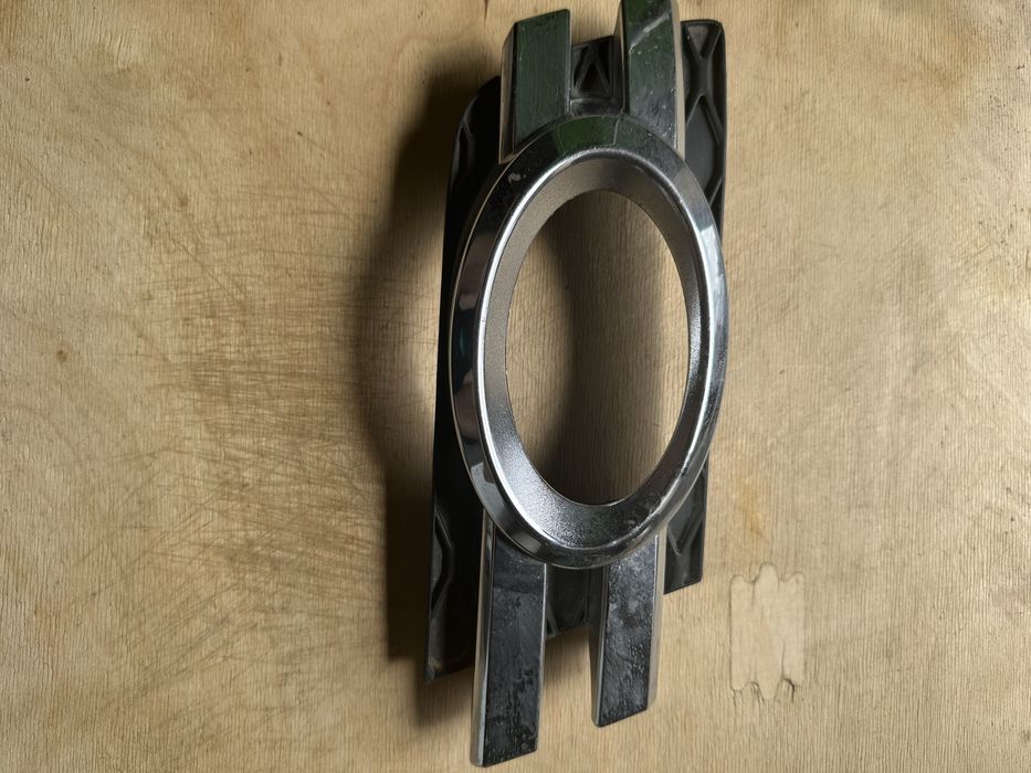 Рамка противотуманной фары Gl 350 Mersedes