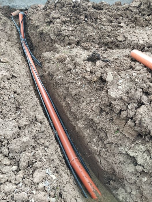 Închiriere mini excavator