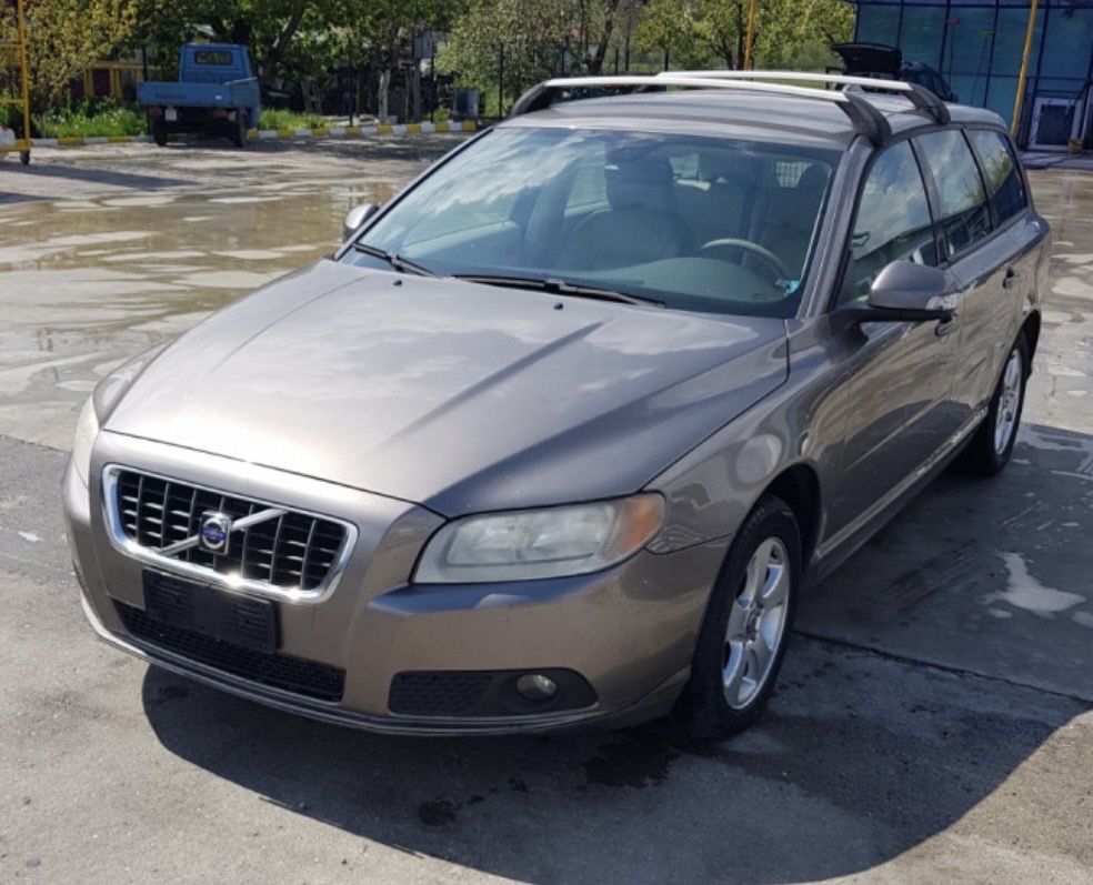 Volvo v70 D5 Мотор Турбо Помпа Броня Фар Стоп Капак Калник Кутия Салон