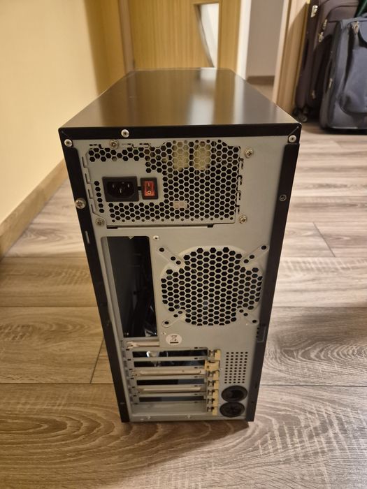 Carcasa Gigabyte Posedion 310 Black