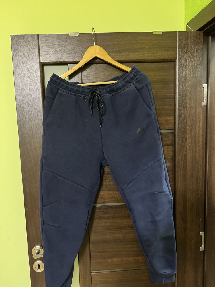 Продавам Nike Tech Fleece ново