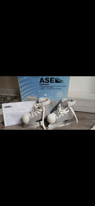 Детские коньки почти новые