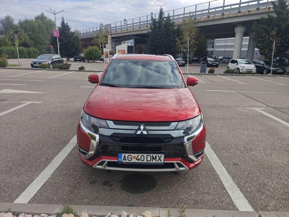 Mitsubishi MY20 Outlander  Plug-In Hybrid Instyle S05