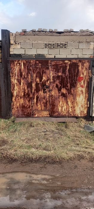 Продам 2 гаража.