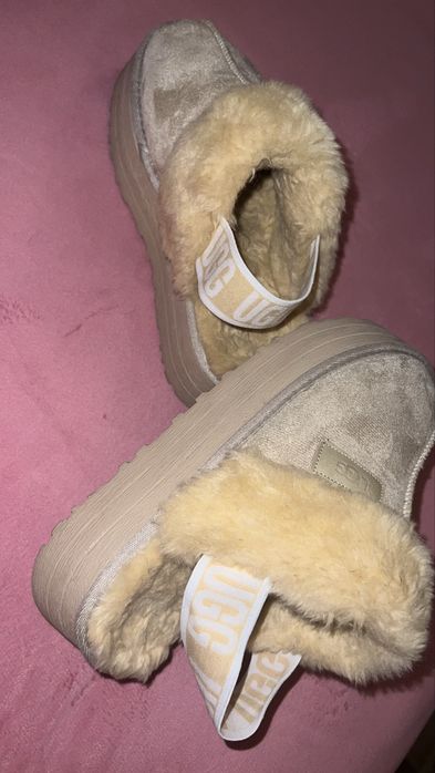 Papuci saboti UGG