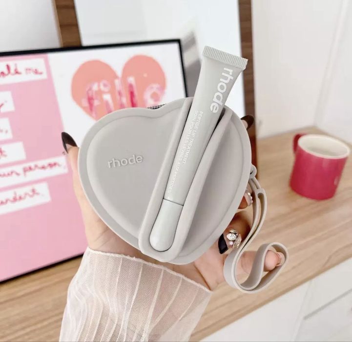 Rhode LipGloss cu Accesoriu de silicon