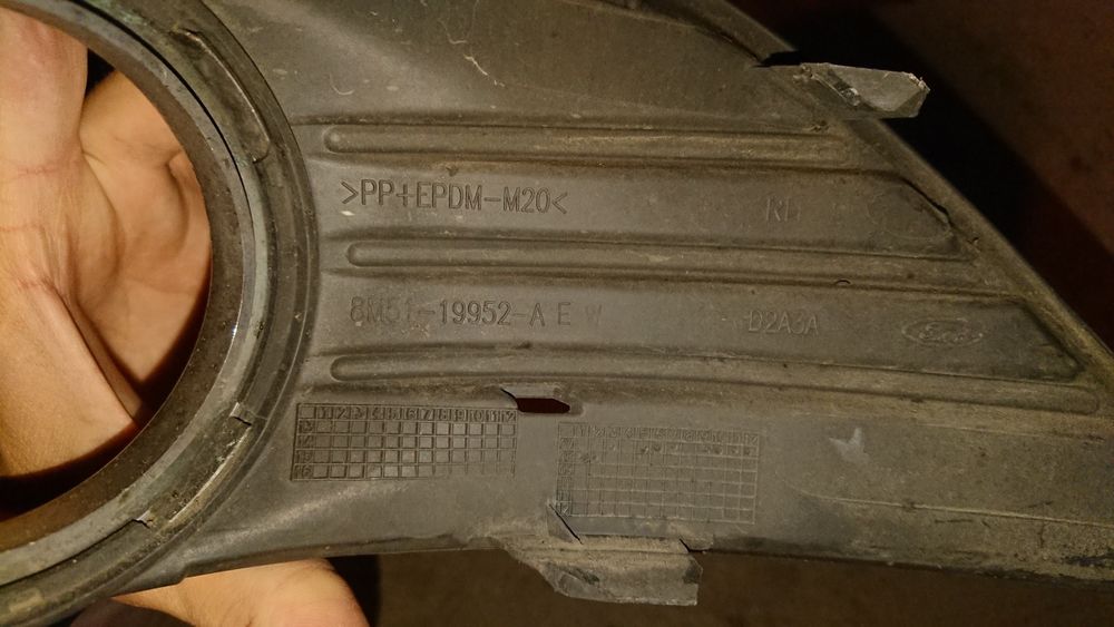 Предна дясна решетка за халоген Ford Focus 2008-2011г.