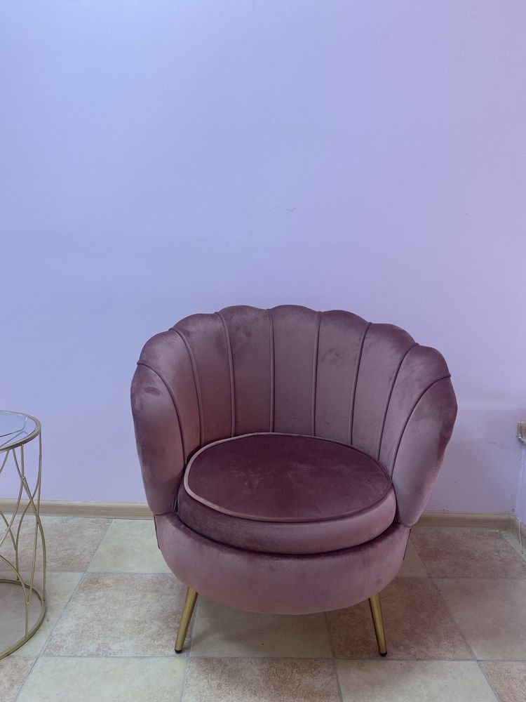 Розово кресло