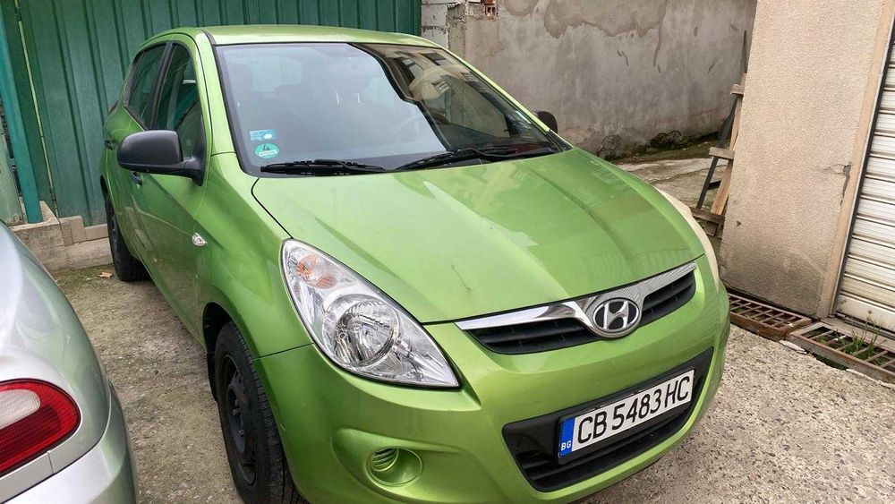 хюндай hyundai i20 2009 за части или ремонт