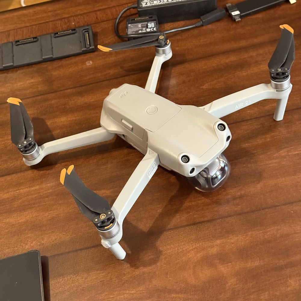 Drona DJI Air 2S Fly More Combo, ND Filters, Incarcator Masina