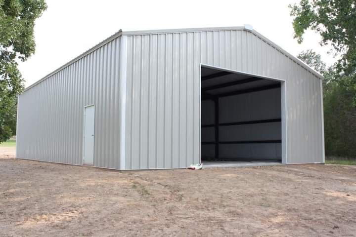 Vând hala metalica 8x9