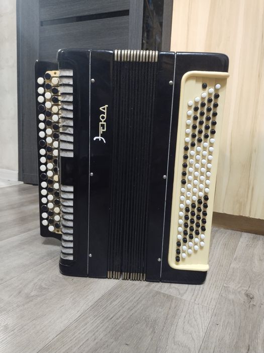 Срочно продам баян в отличном состоянии,