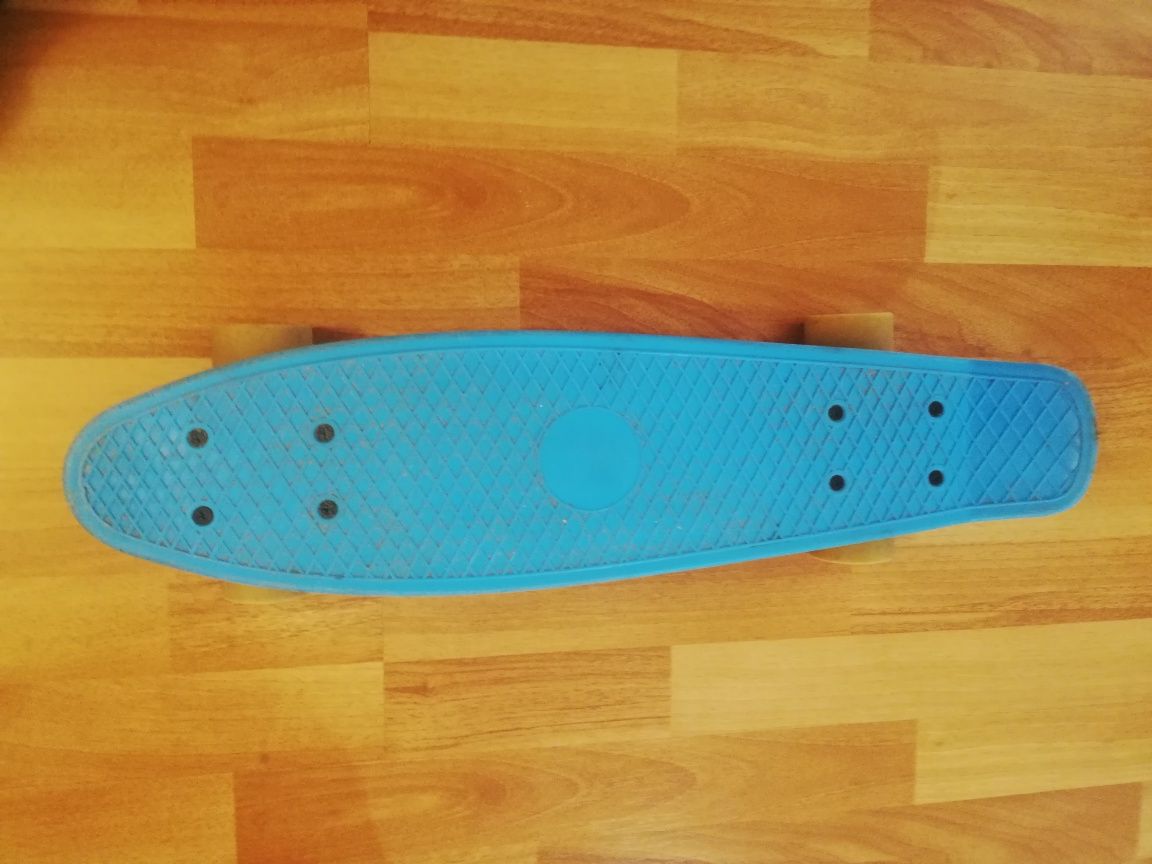 Vând skateboard băieți