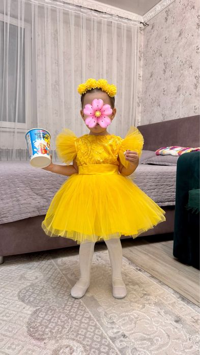 Платье для девочки желтое