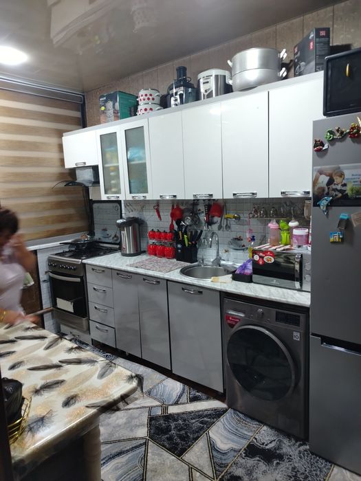 Продаётся трехкомнатная квартира третий этаж в районе Артыкова.