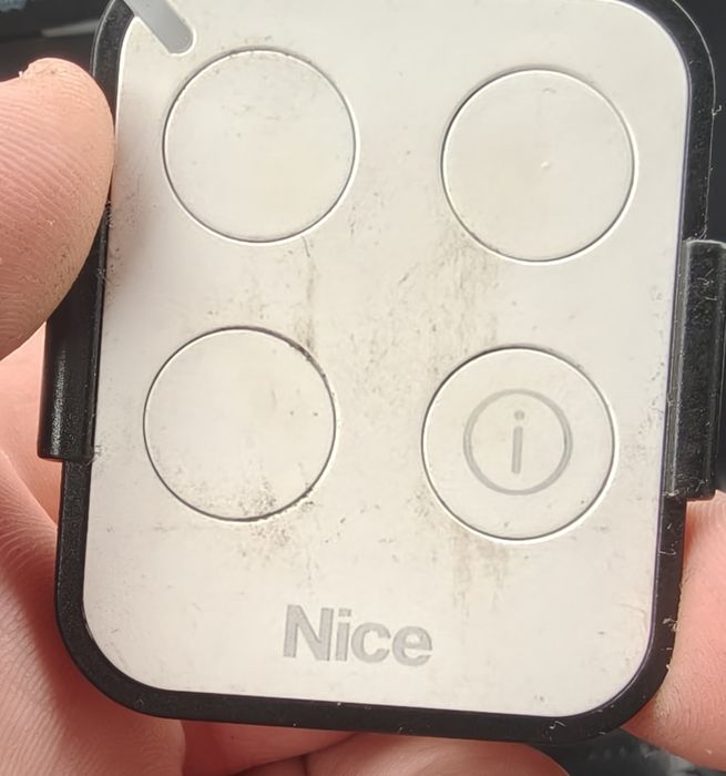 Vând telecomanda NICE