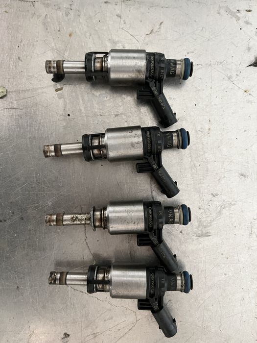 Injectoare 1.8 TFSI CAB cod: 06H906036G