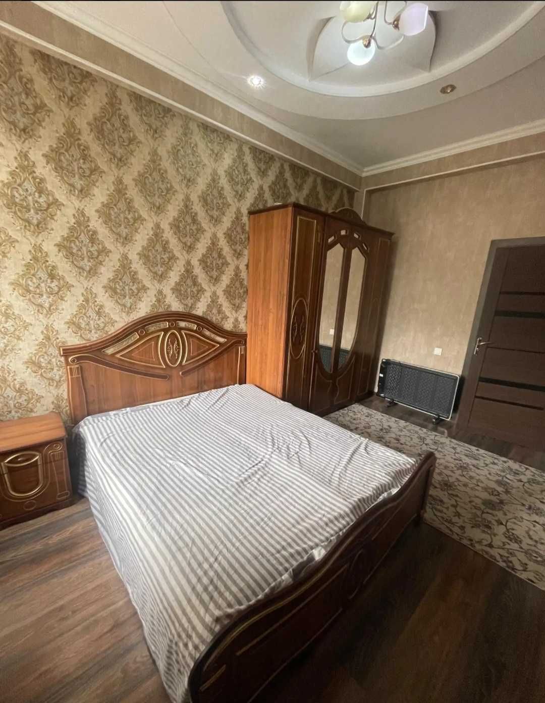Чилонзор 11 квартал 2 хона 400 га ижарага берилади аккуратни инсонлага
