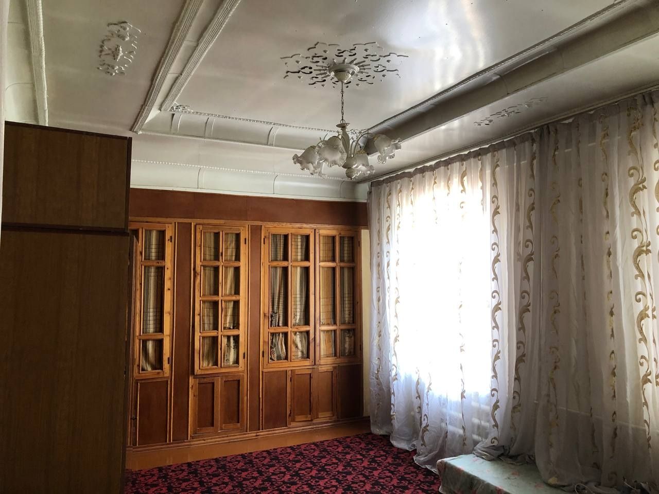 Uy sotladi bardankulda