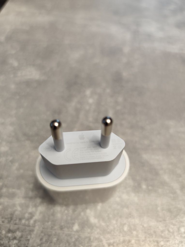20W Power Adapter iPhone
