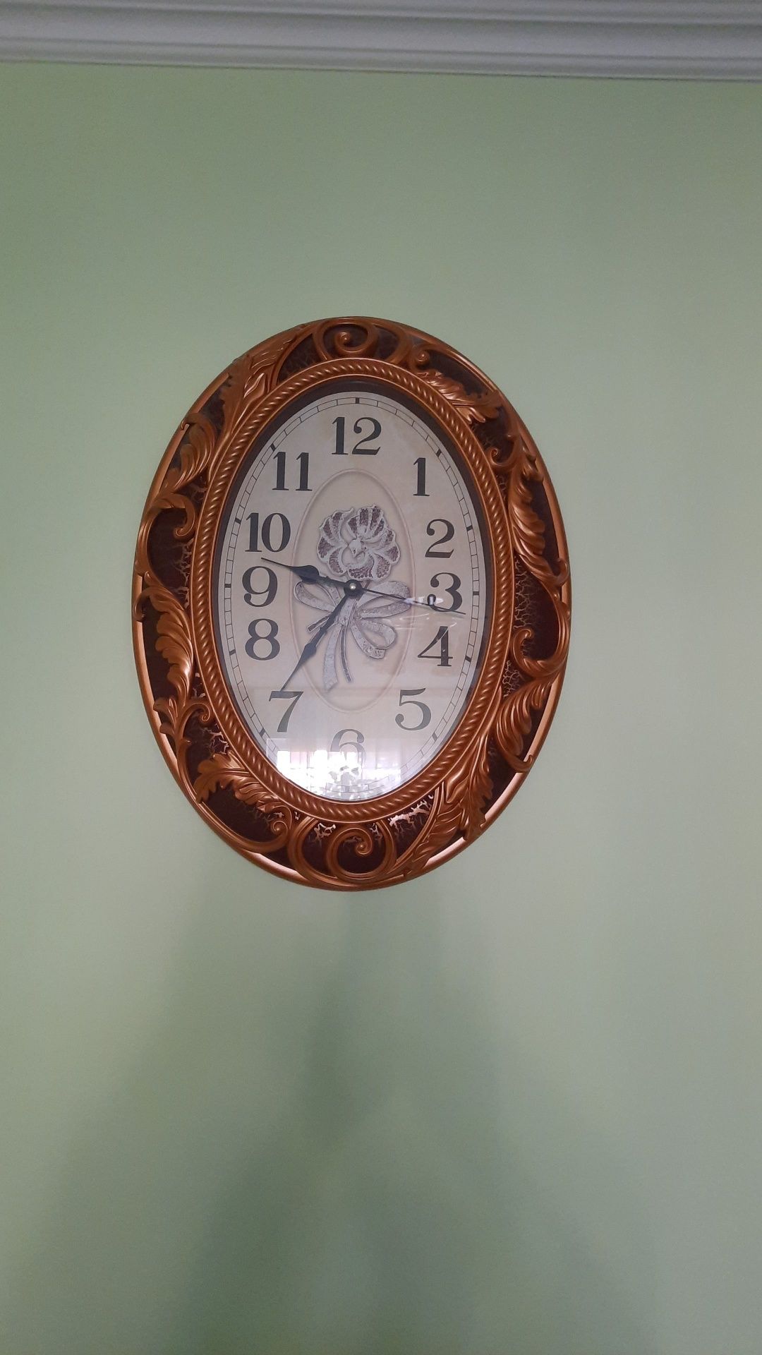 Часы настенные,отличные,красивые,всегда показывают точное время. 55×35