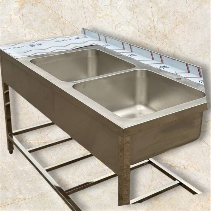 Двухсекционная мойка из нержавейки (INOX)
