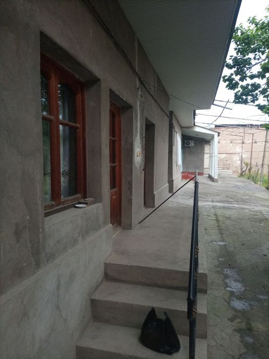 Uy hovli sotiladi manzil olim polvon roparasida ichkarida