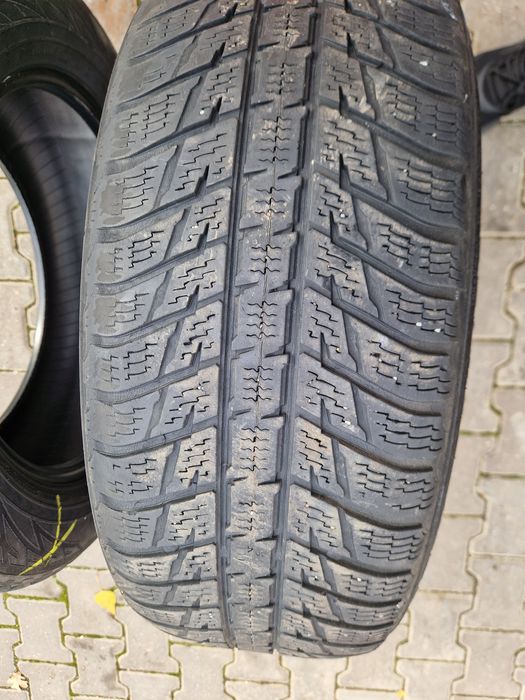 235/60R18 Nokian WR SUV 3