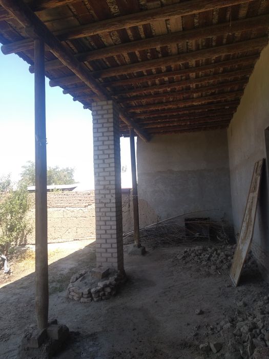 Срочна Урганч Спутник паварот 2 кучада  Уй 950 м2 ер угловой сотилади