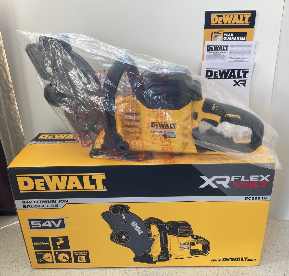 DeWALT DCS 691N XR. FLEXVOLT 54V. Drujba de Beton, Original Nou!