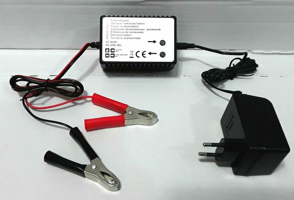 REDRESOR Auto/Moto 12 V/ 13,3 V DC 300 mA - NOU - 50 Lei