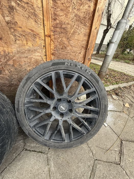 Гуми с джанти Momo 18’ 5х120 BMW F10 F30 F31 225/45/ZR18