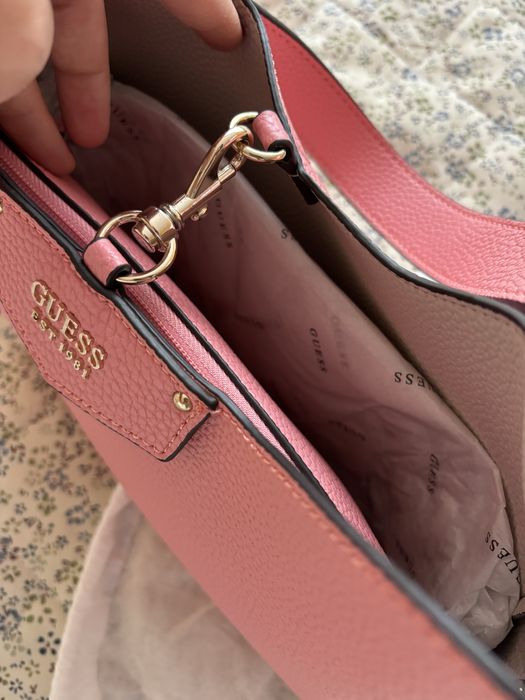 Дамска Чанта Guess