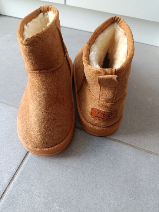Papuci de copii tip ugg