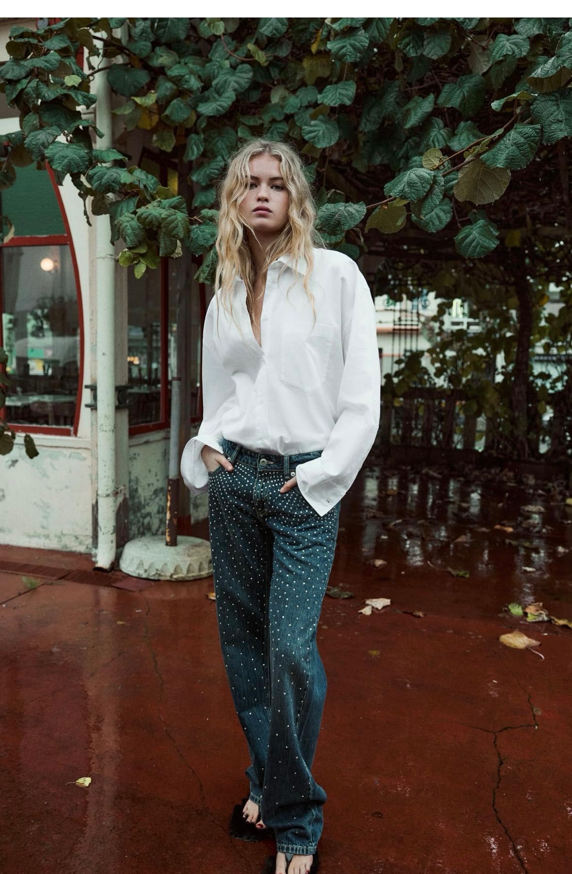 Дънки ZARA с камъни 36, 38,40 размер