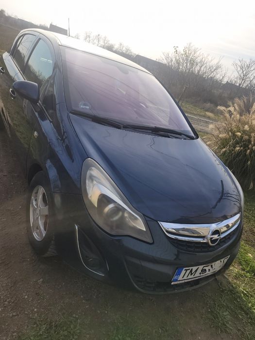 Opel corsa 2011 pret 2500E