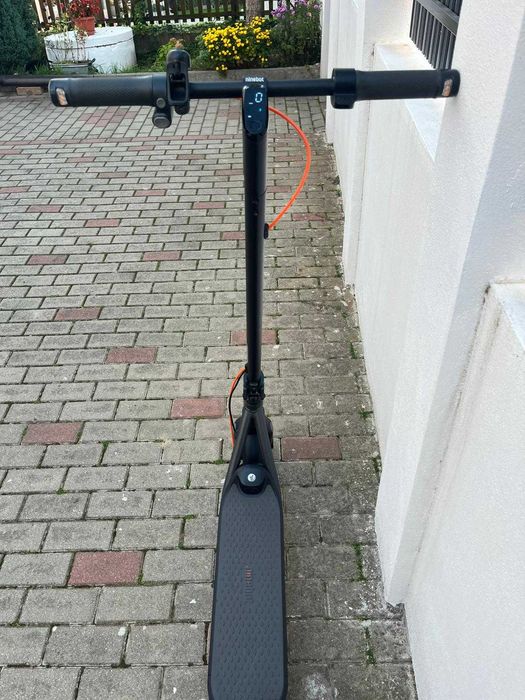 Trotinetă Electrică Ninebot F2 Pro