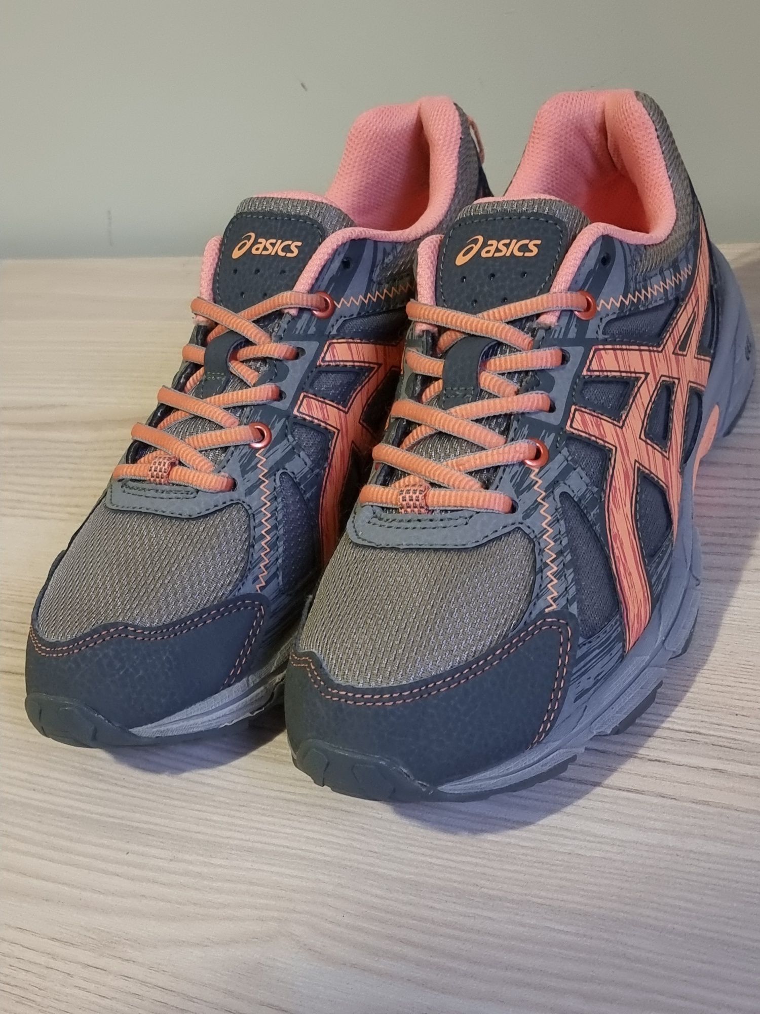 Asics Gel Sangaku спортни обувки 40 номер