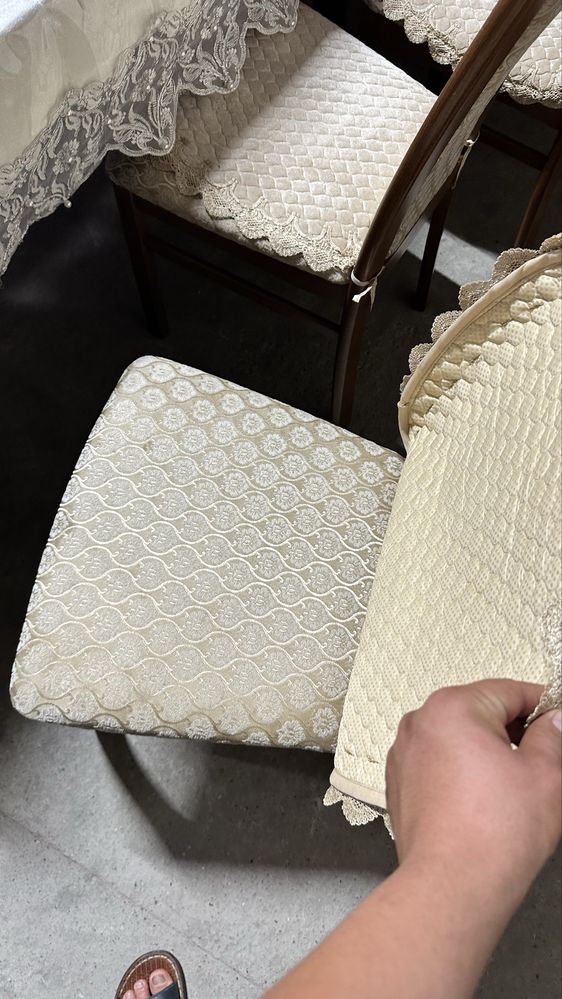 Стол стулья  продам срочно