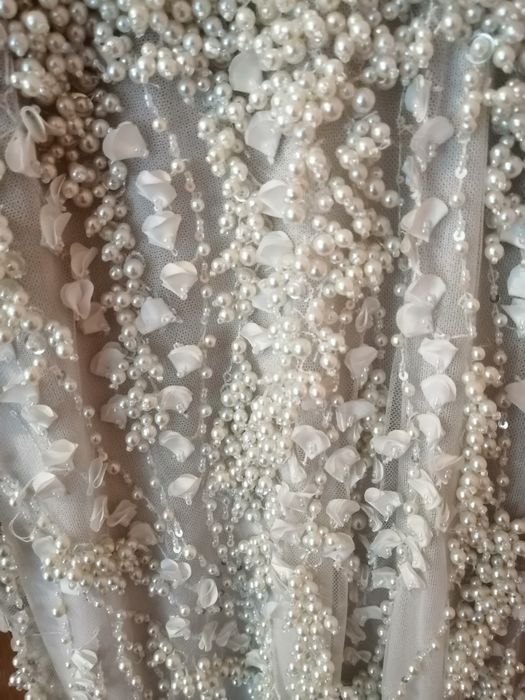 Vând rochie de mireasa "tip sirenă" cu perle