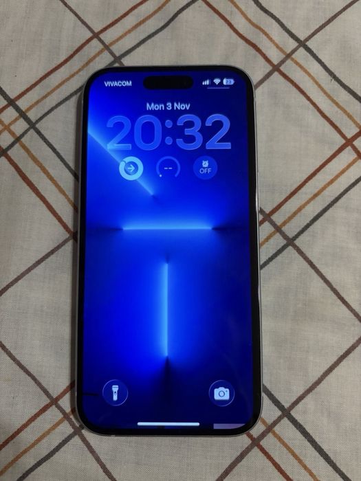 Айфон 15 (много добро състояние)