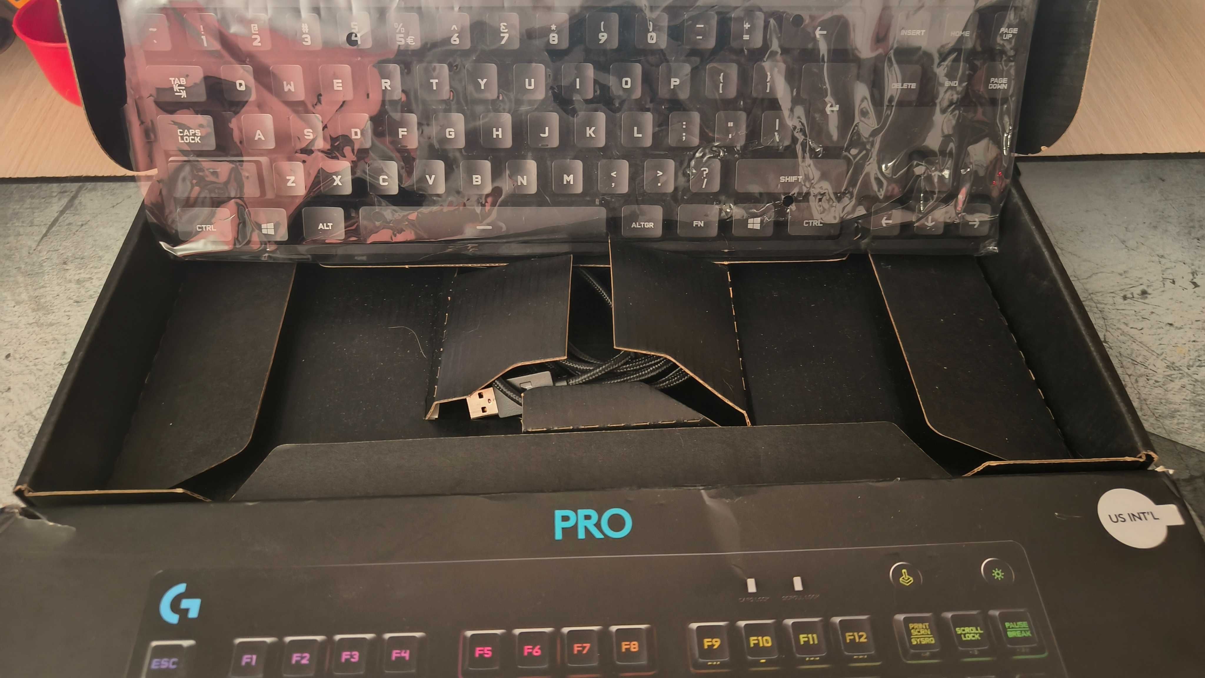 Tastatura Logitech G pro ISO + taste + Full LUBE KRYTOX/Permatex