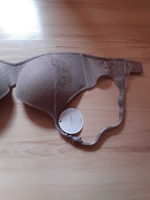 Сутиен Triumph, чисто нов размер- 80D