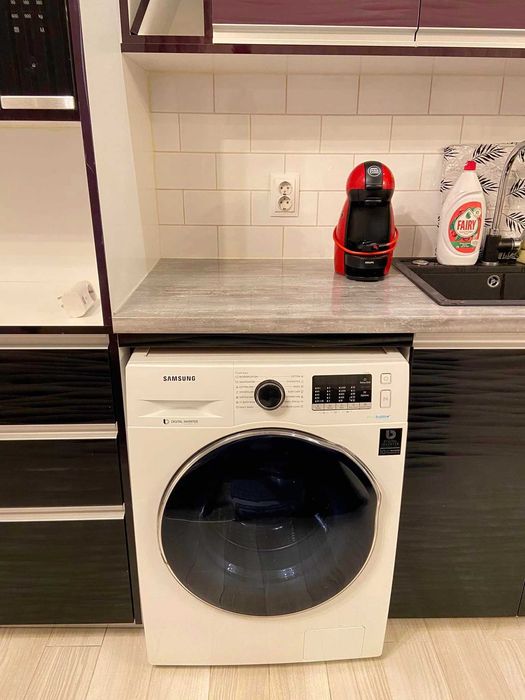 Дава се под наем Двустаен апартамент в София, Красно село - 65 кв.м за 484.5 € - Снимка #2