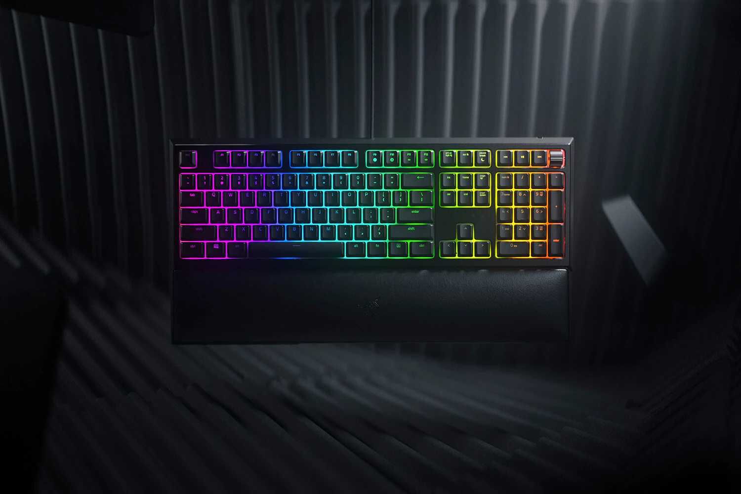 Tastatura gaming Razer Ornata V2 Chroma RGB Mecha switch Noua Sigilata