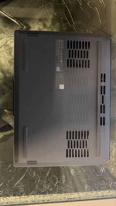 Lenovo LOQ 15IRX9.Placa video:RTX 4060 si procesor intel i7 13th gen.