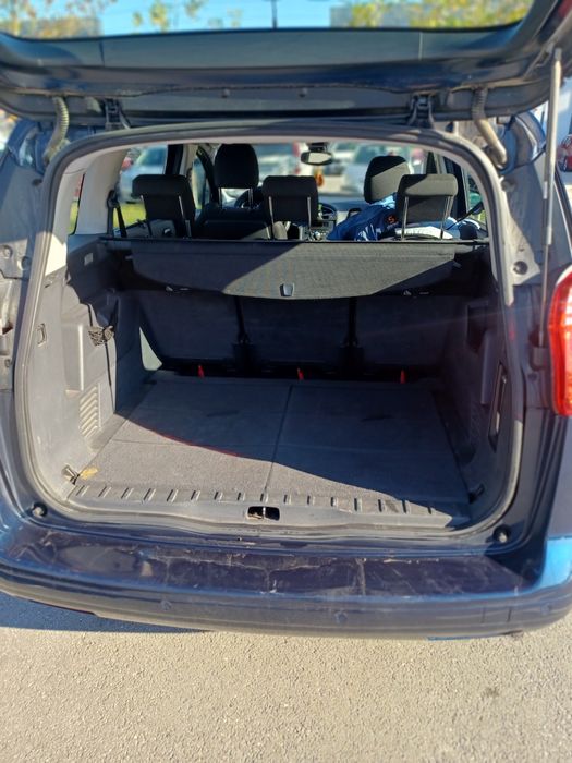 Пежо 5008 1.6 дизел