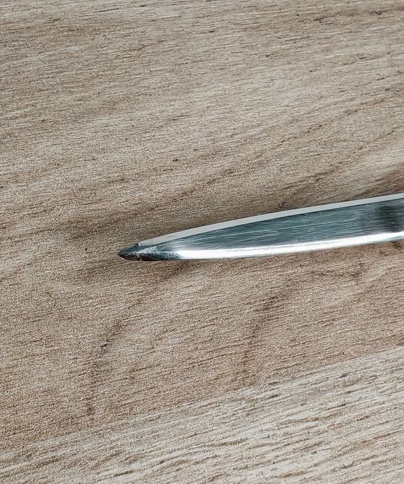 Cuțit desfăcut plicuri