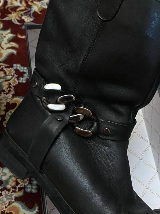 Etik holati yaxshi akkuratno kiyilgan